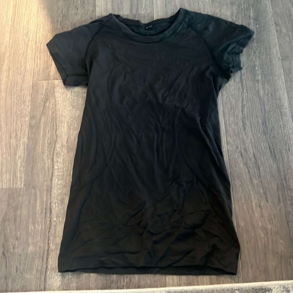 Lululemon Swiftly short sleeve